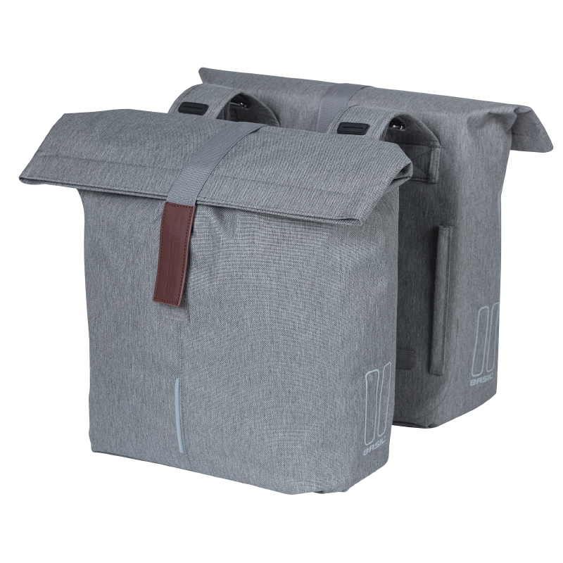 SACOCHE ARRIERE VELO DOUBLE BASIL CITY GRIS CLAIR 28-32L FIXATION VELCROS SUR PORTE BAGAGE (30X18X49CM) FERMETURE PLIANT ANTI-PLUIE