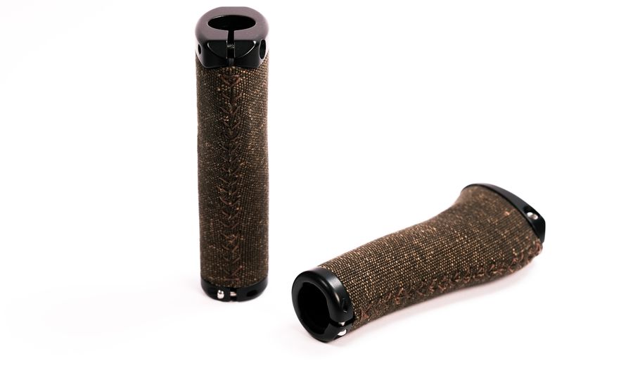 NG SPORTS KALPASEE RECYCLE LOCK-ON ERGO GRIP, 140/35MM, COSMIC BLACK NG SPORTS KALPASEE RECYCLE LOCK-ON ERGO GRIP, 140/35MM, COSMIC BLACK