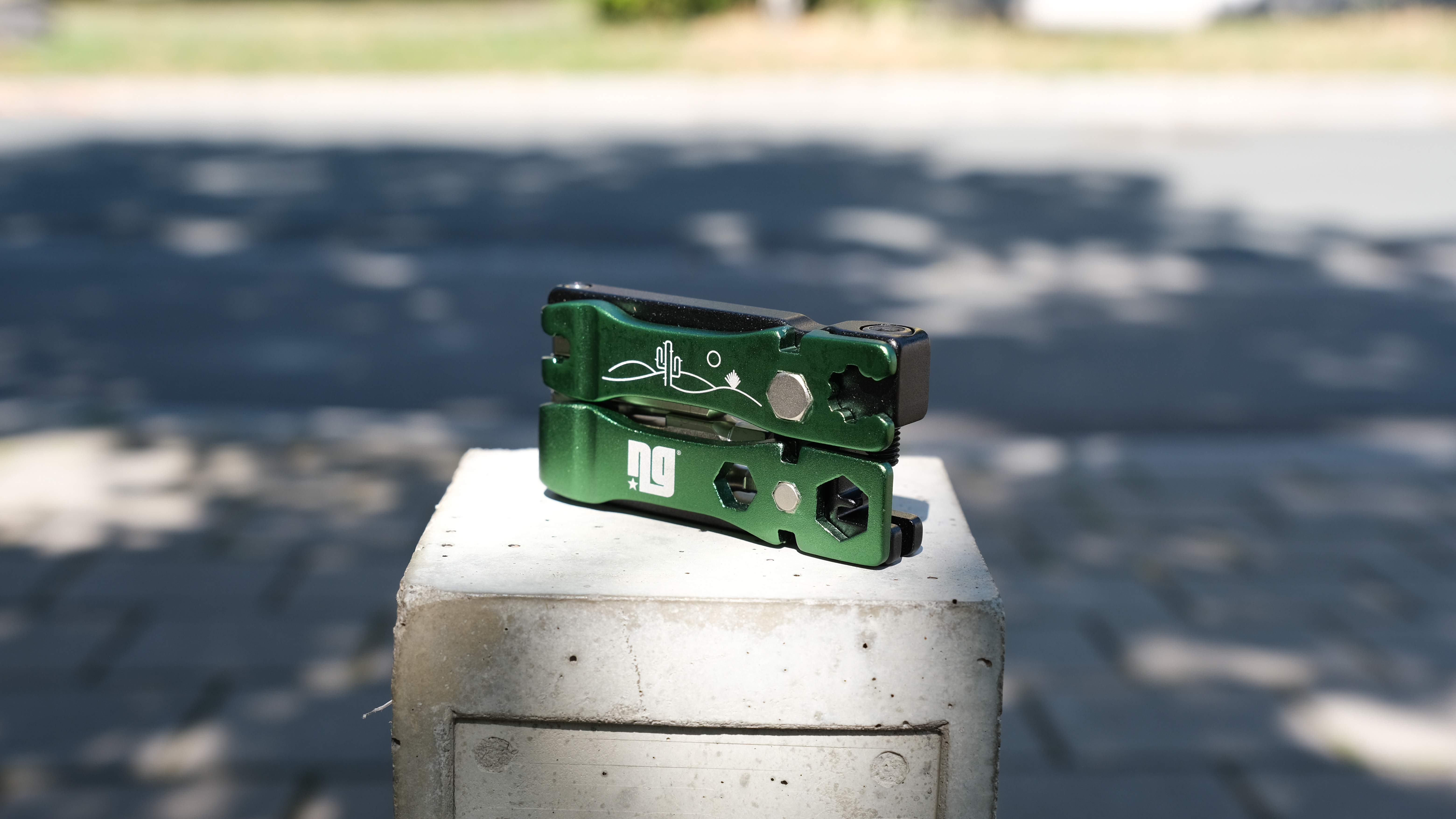 NG SPORTS MULTITOOL 20 FUNCTIONS, SALTY CACTUS COLLECTION, DARK GREEN NG SPORTS MULTITOOL 20 FUNCTIONS, SALTY CACTUS COLLECTION, DARK GREEN