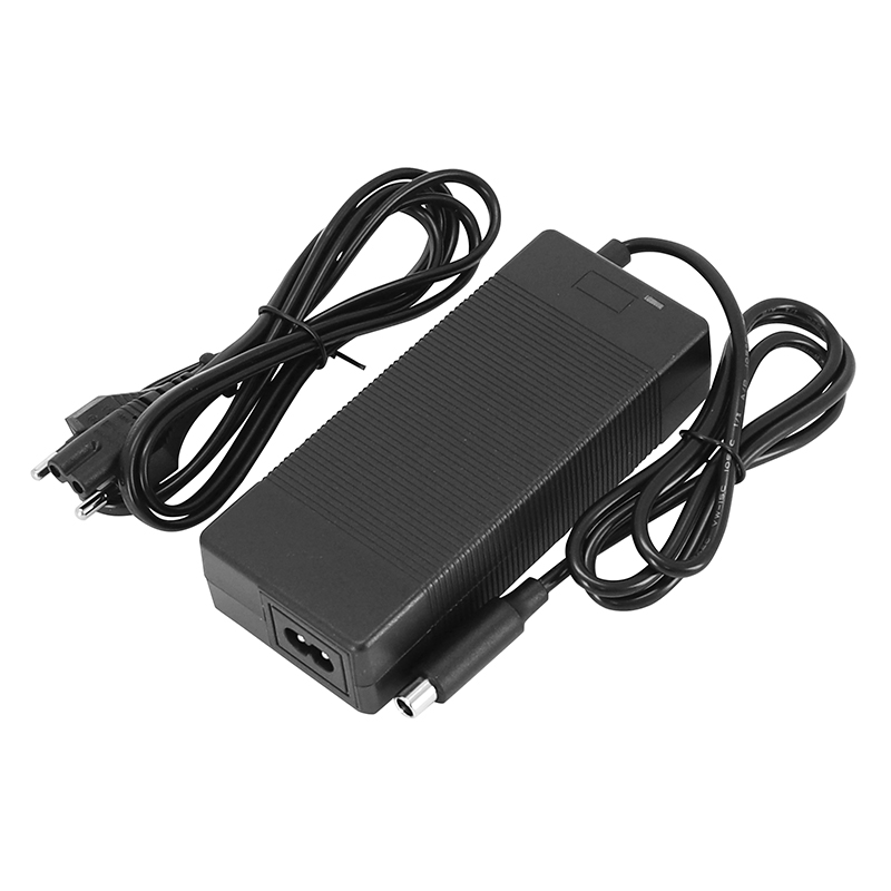 CHARGEUR DE BATTERIE TROTTINETTE COMPATIBLE XIAOMI M365, 1S, ESSENTIAL, PRO, PRO 2 42V 2A -P2R- CHARGEUR DE BATTERIE TROTTINETTE COMPATIBLE XIAOMI M365, 1S, ESSENTIAL, PRO, PRO 2 42V 2A -P2R-