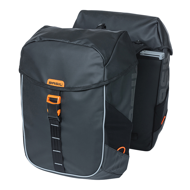 SACOCHE ARRIERE VELO DOUBLE BASIL MILES WATERPROOF 34L NOIR-ORANGE POUR SYSTEME MIK 2.0 SUR PORTE BAGAGE (COMPATIBLE AVEC 211726 INCLUS) (37X13X25CM) SACOCHE ARRIERE VELO DOUBLE BASIL MILES WATERPROOF 34L NOIR-ORANGE POUR SYSTEME MIK 2.0 SUR PORTE BAGAGE (COMPATIBLE AVEC 211726 INCLUS) (37X13X25CM)