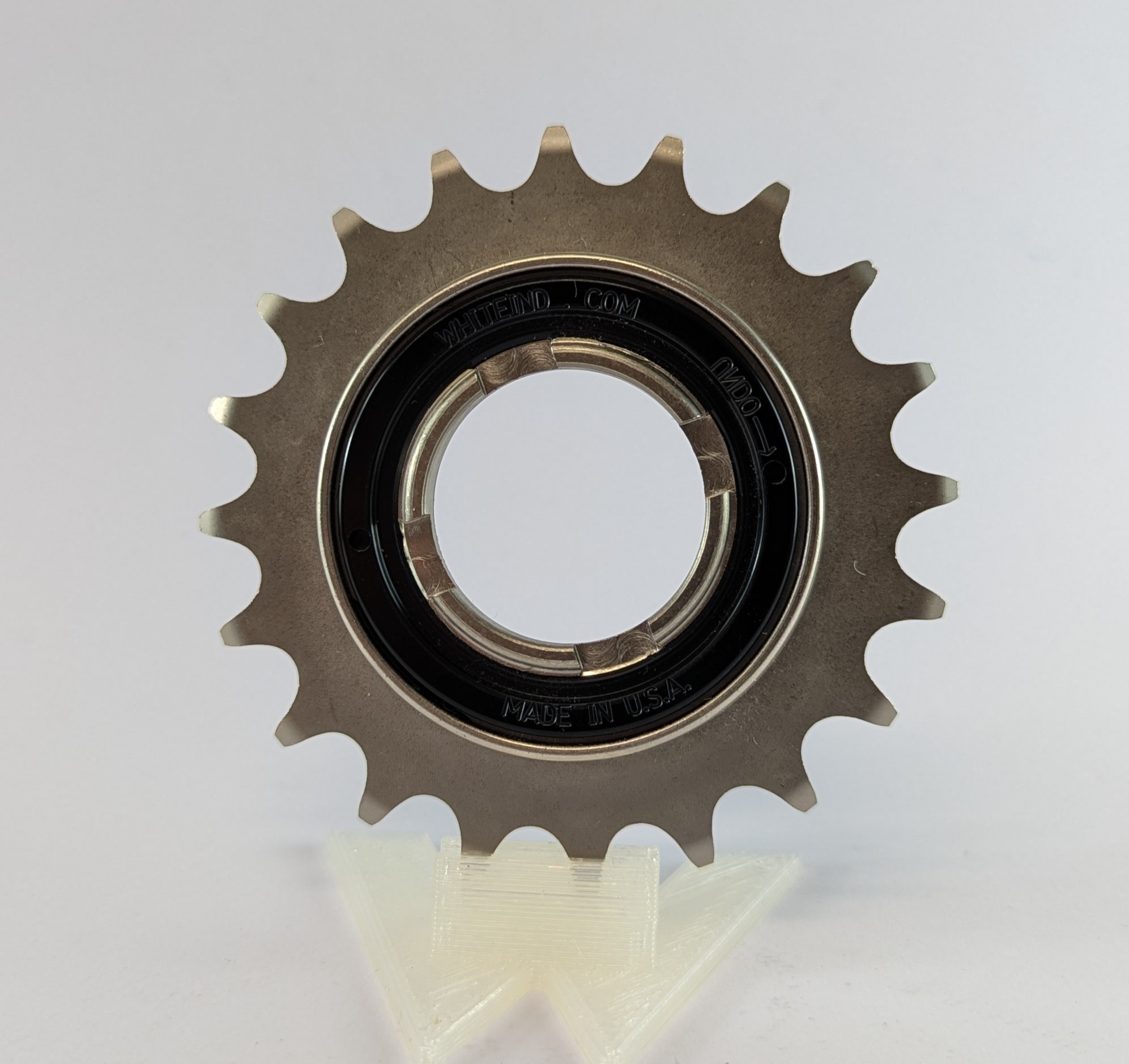 WHITE INDUSTRIES SINGLESPEED FREEWHEEL STANDARD ENGAGEMENT, 3/32"|1/8", 17 Z., STEEL/BLACK