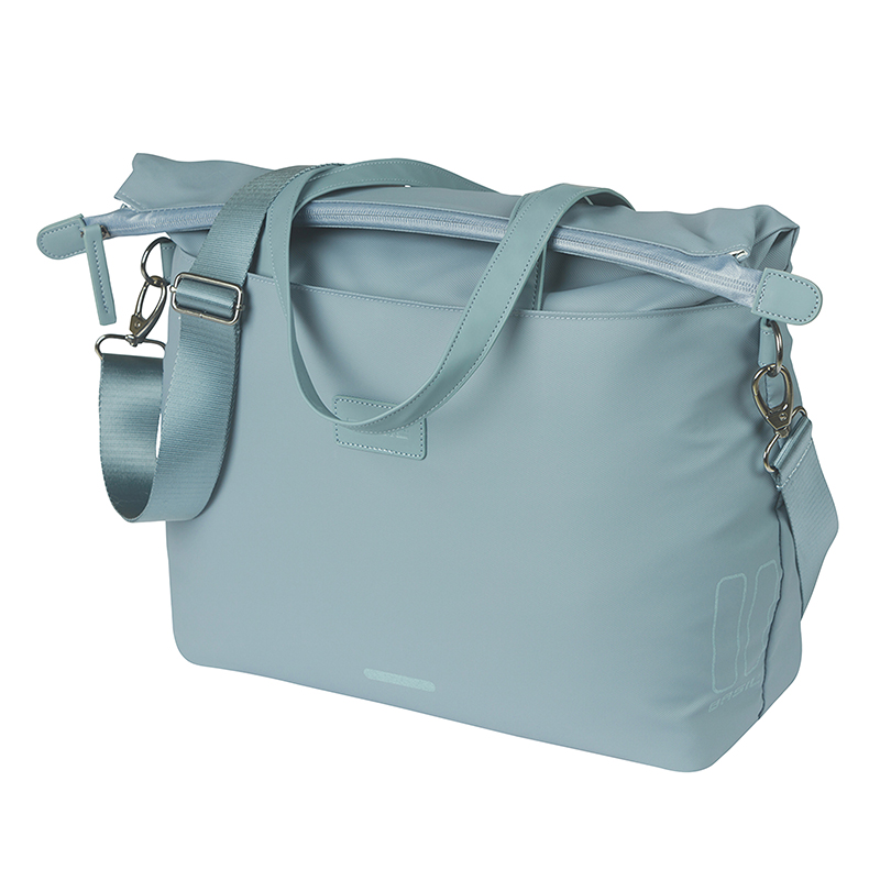 SACOCHE ARRIERE VELO LATERALE SAC ORDINATEUR PORTABLE BASIL MANHATTAN WATERPROOF BLEU DROIT-GAUCHE 12L FIXATION HOOK ON (12X38X30CM) FERMETURE PLIANT ANTI-PLUIE